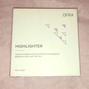 OFRA ‘GLAZED DONUT’ HIGHLIGHTER